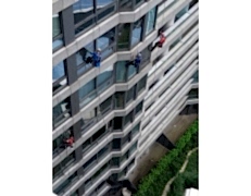 Dağcı Sistem Cam Temizleme Dağcı Sistem Cam Temizleme